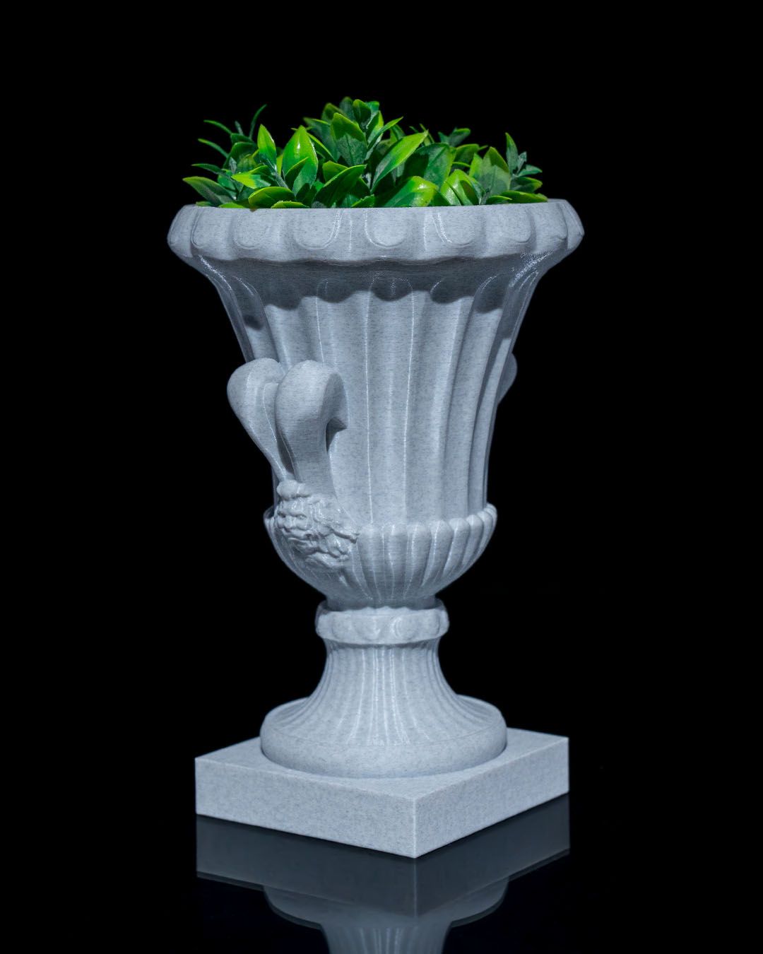 Roman cup planter